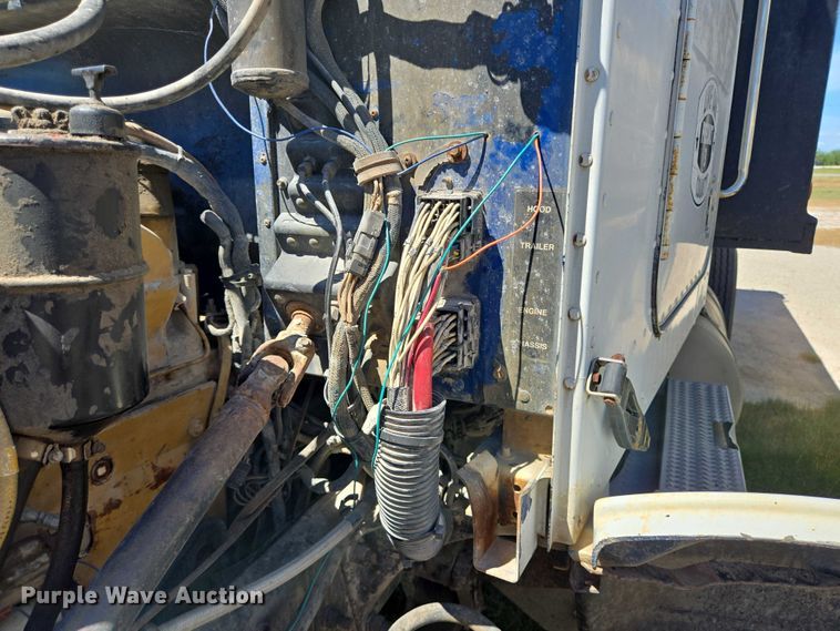 image for item DT4956 1993 Peterbilt 378 dump truck