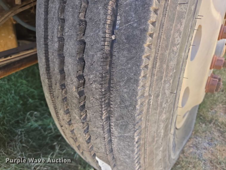 image for item DT4956 1993 Peterbilt 378 dump truck