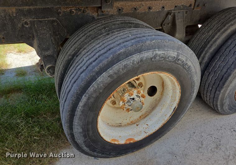 image for item DT4956 1993 Peterbilt 378 dump truck