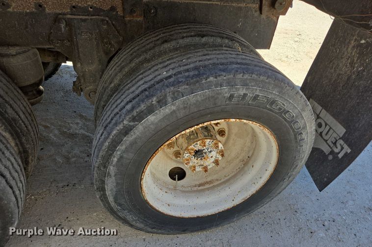 image for item DT4956 1993 Peterbilt 378 dump truck