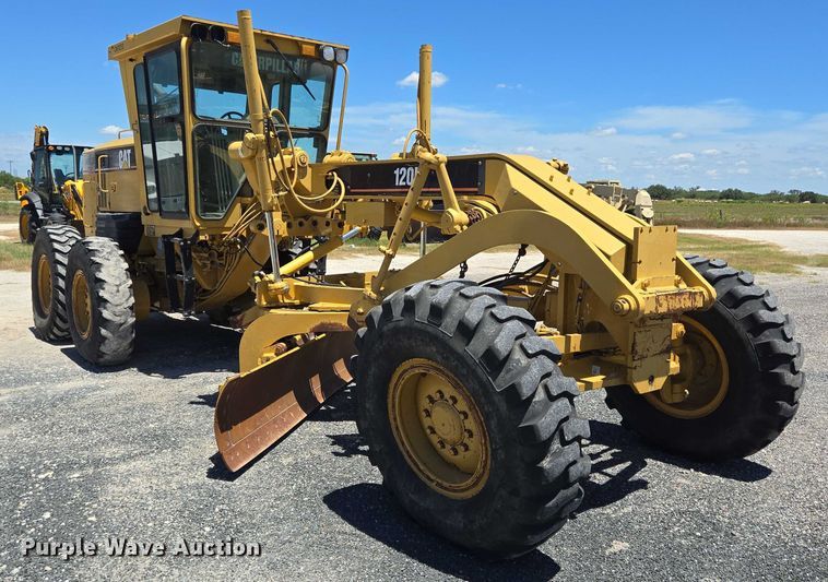MOTOCONFORMADORA CATERPILLAR 120H 2003