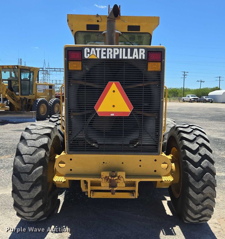 image for item DT4957 2003 Caterpillar 120H motor grader