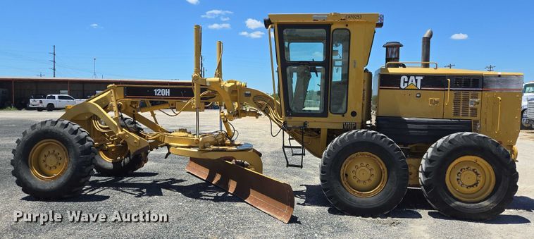 image for item DT4957 2003 Caterpillar 120H motor grader