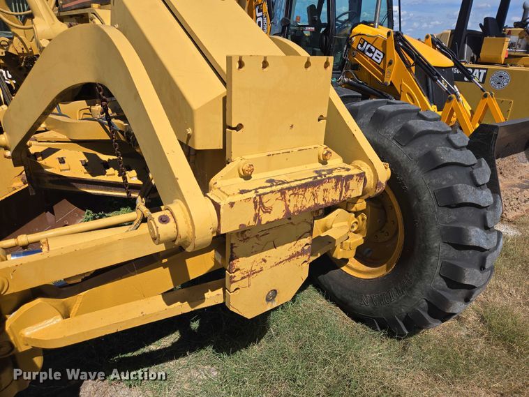 image for item DT4957 2003 Caterpillar 120H motor grader