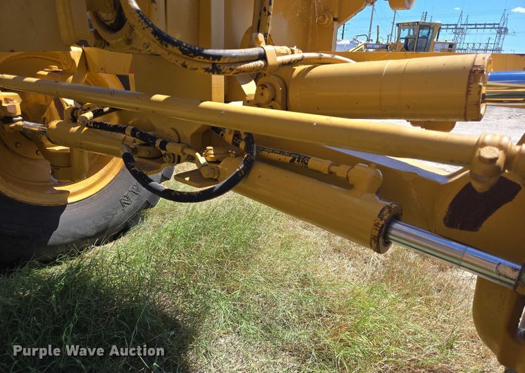 image for item DT4957 2003 Caterpillar 120H motor grader