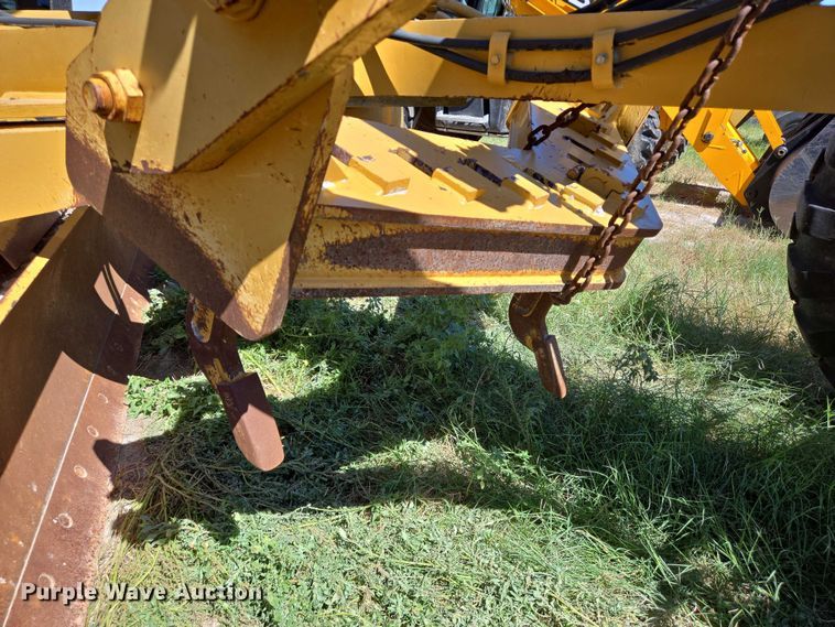 image for item DT4957 2003 Caterpillar 120H motor grader