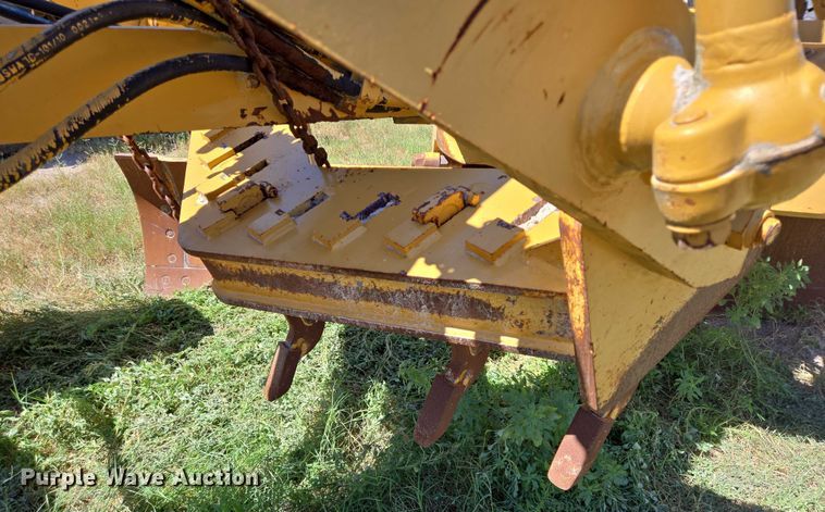 image for item DT4957 2003 Caterpillar 120H motor grader