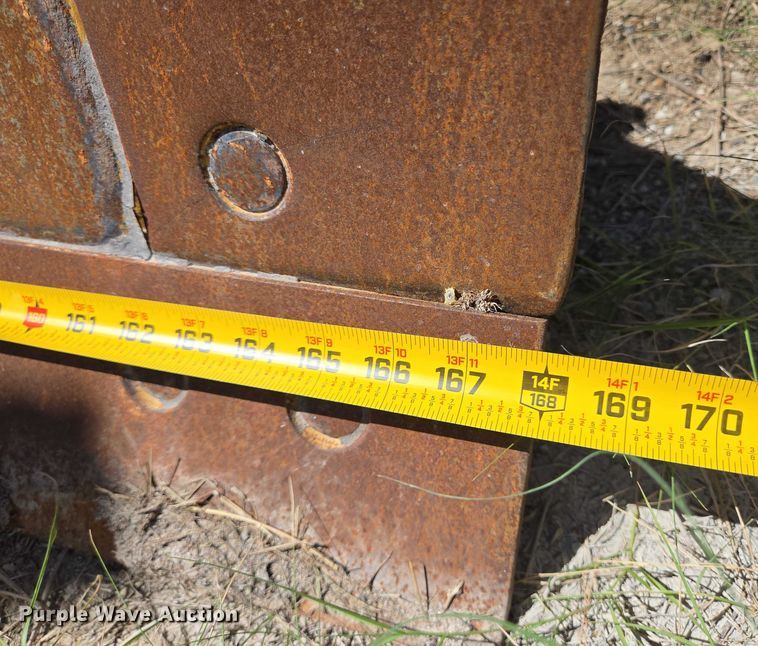 image for item DT4957 2003 Caterpillar 120H motor grader