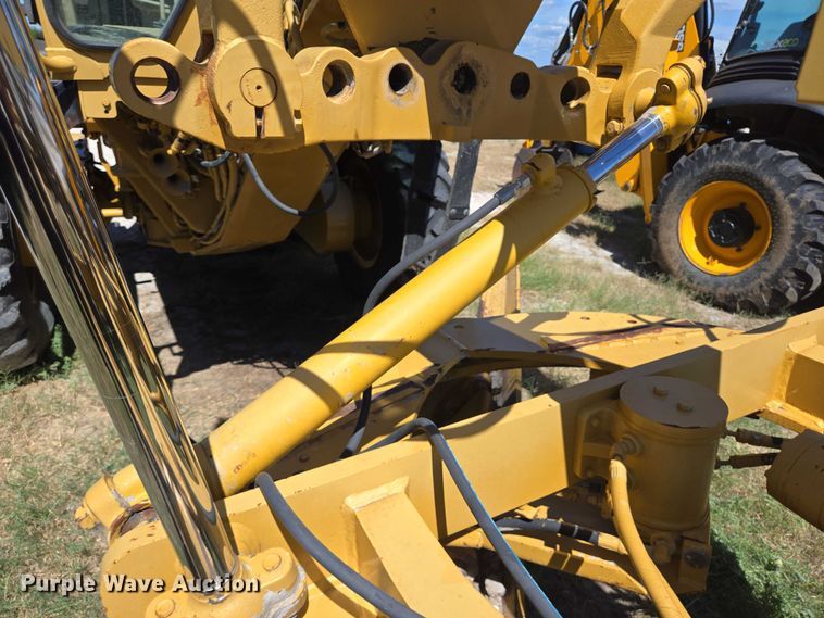image for item DT4957 2003 Caterpillar 120H motor grader
