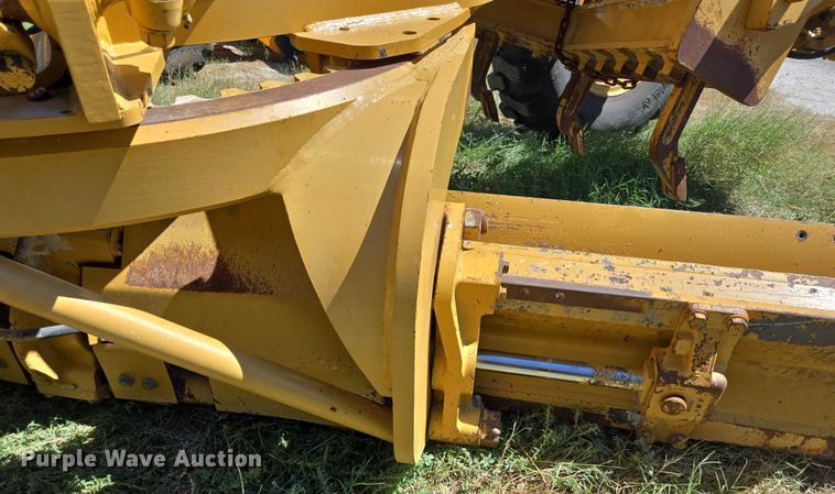 image for item DT4957 2003 Caterpillar 120H motor grader