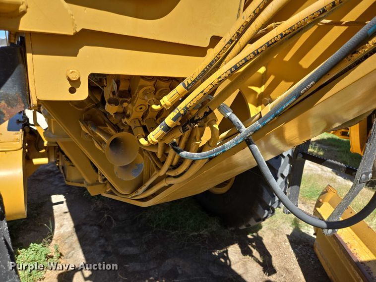 image for item DT4957 2003 Caterpillar 120H motor grader