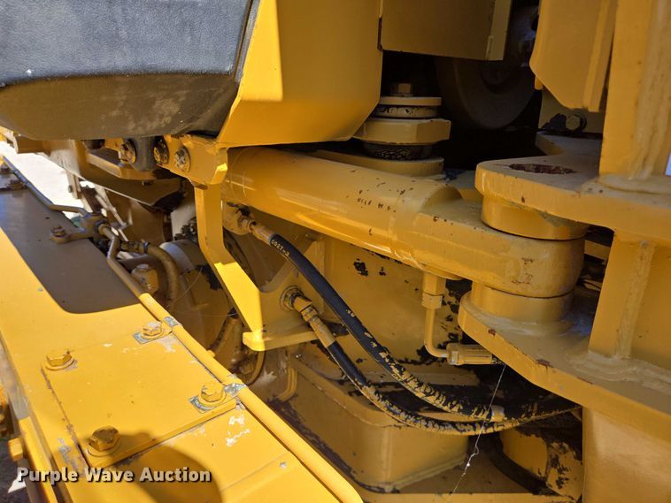 image for item DT4957 2003 Caterpillar 120H motor grader