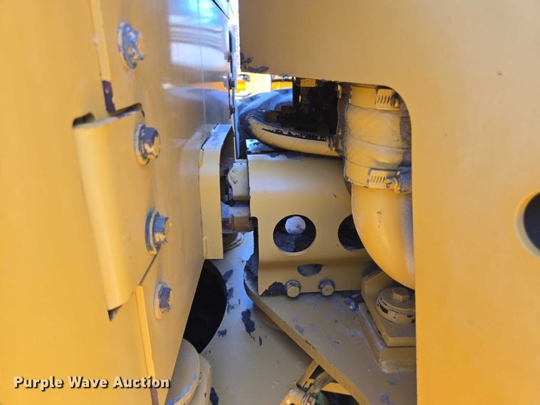 image for item DT4957 2003 Caterpillar 120H motor grader