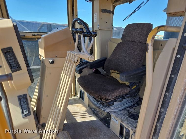 image for item DT4957 2003 Caterpillar 120H motor grader