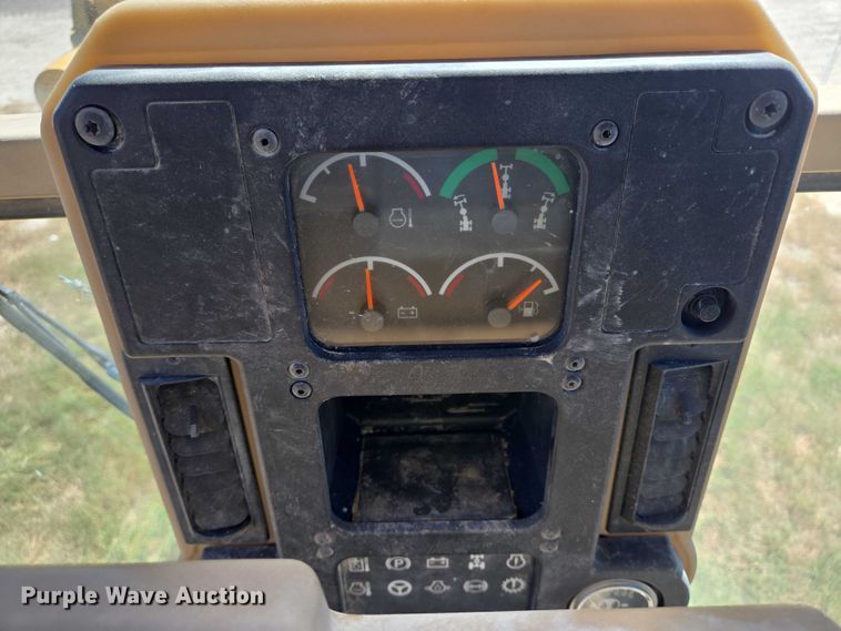 image for item DT4957 2003 Caterpillar 120H motor grader