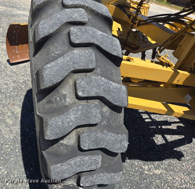 image for item DT4957 2003 Caterpillar 120H motor grader