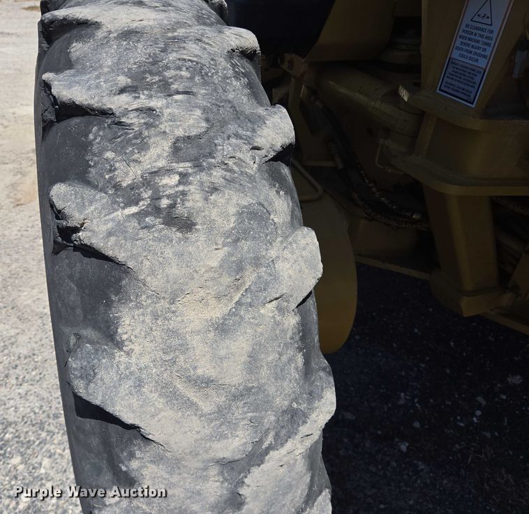 image for item DT4957 2003 Caterpillar 120H motor grader