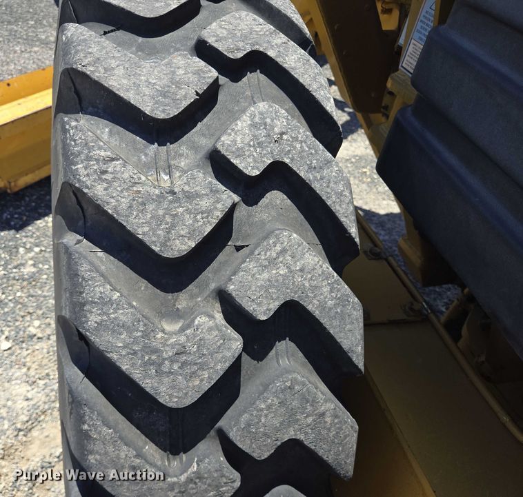 image for item DT4957 2003 Caterpillar 120H motor grader