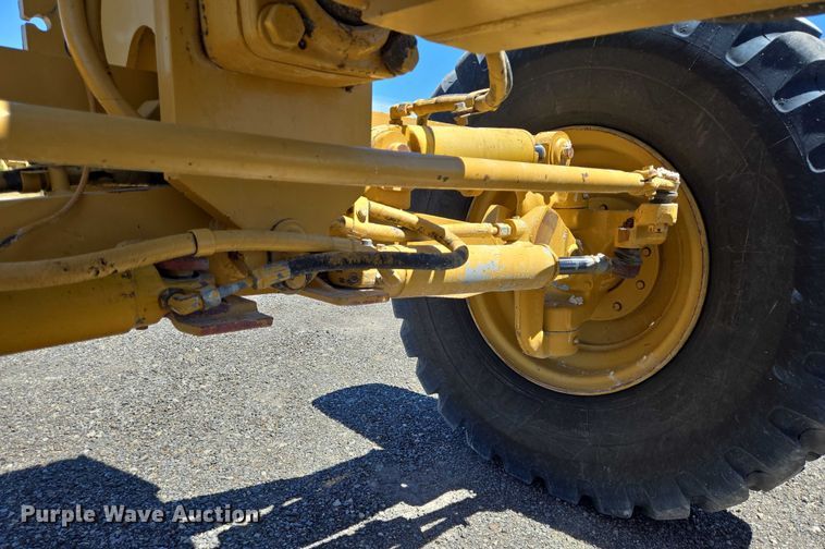 image for item DT4958 2002 Caterpillar 120H motor grader