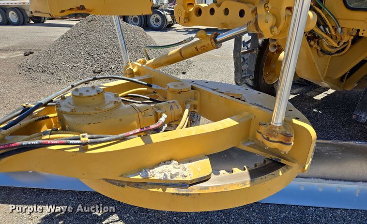 image for item DT4958 2002 Caterpillar 120H motor grader