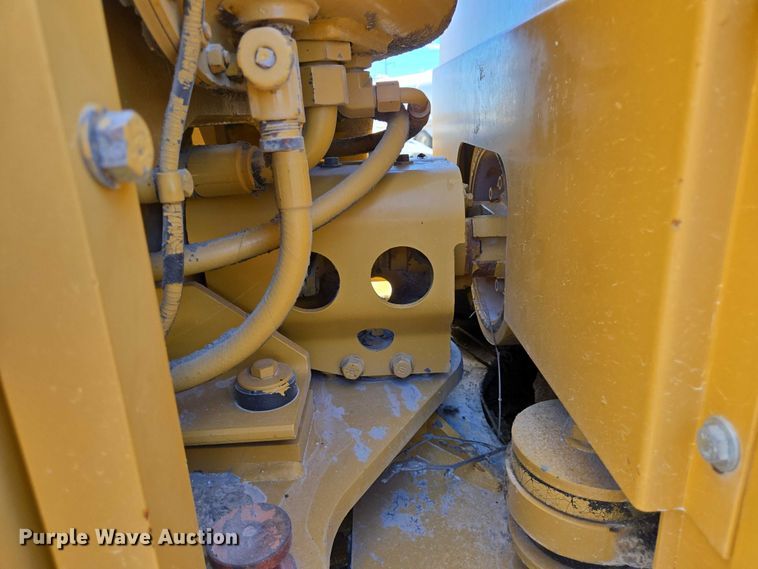 image for item DT4958 2002 Caterpillar 120H motor grader