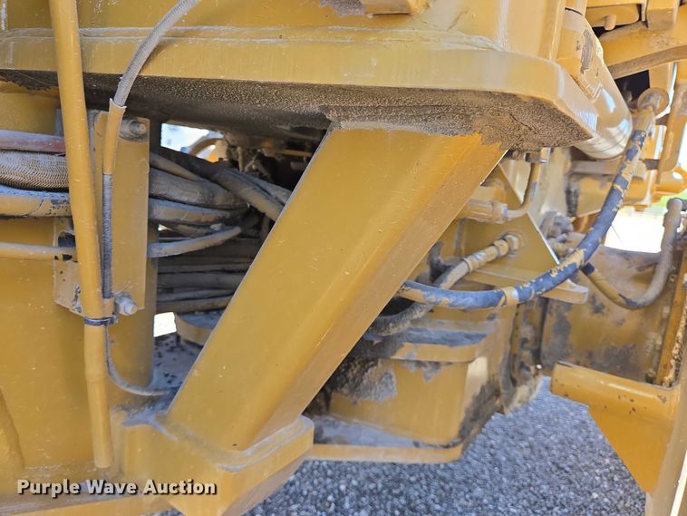 image for item DT4958 2002 Caterpillar 120H motor grader