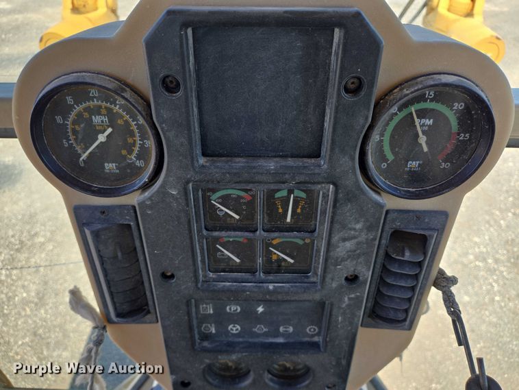 image for item DT4958 2002 Caterpillar 120H motor grader