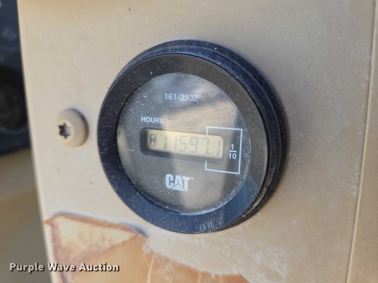 image for item DT4958 2002 Caterpillar 120H motor grader