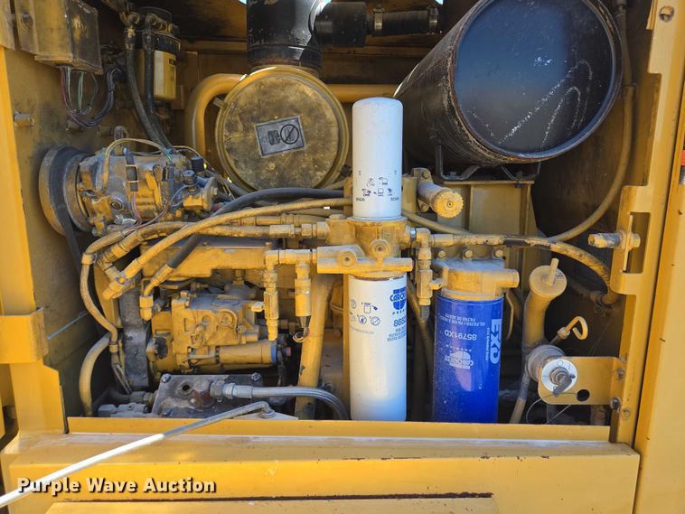 image for item DT4958 2002 Caterpillar 120H motor grader