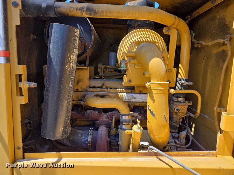 image for item DT4958 2002 Caterpillar 120H motor grader