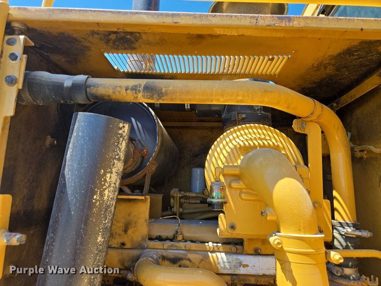 image for item DT4958 2002 Caterpillar 120H motor grader