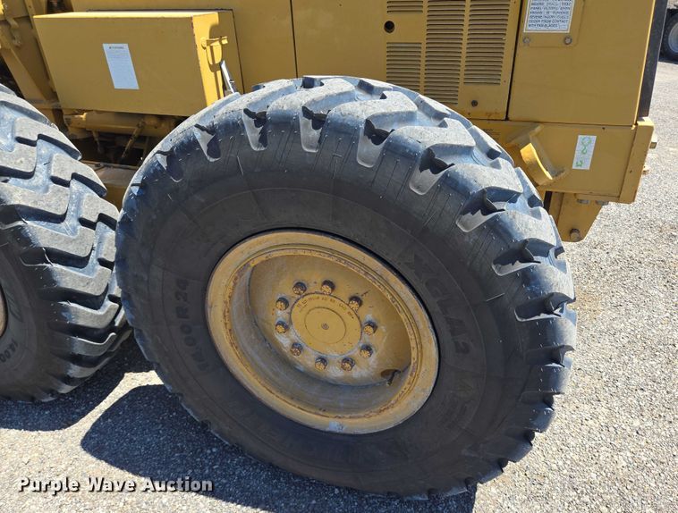 image for item DT4958 2002 Caterpillar 120H motor grader