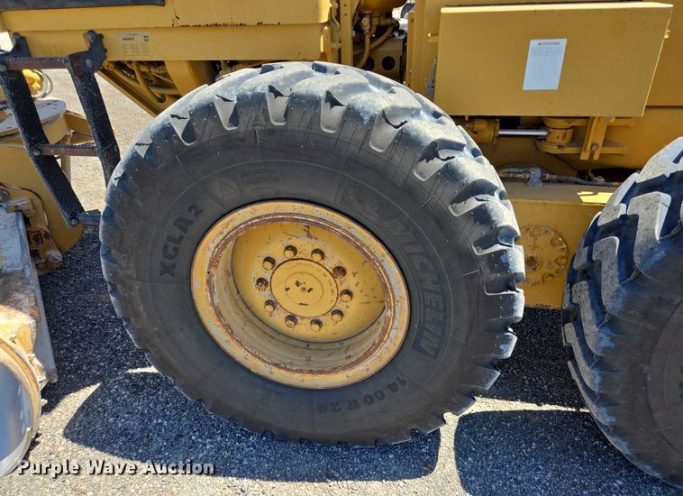 image for item DT4958 2002 Caterpillar 120H motor grader