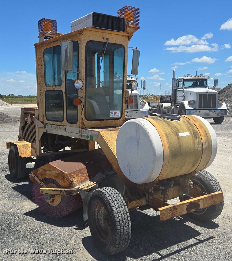 image for item DT4959 1992 Waldon Sweep Master II broom