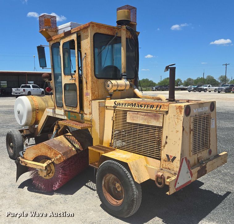 image for item DT4959 1992 Waldon Sweep Master II broom