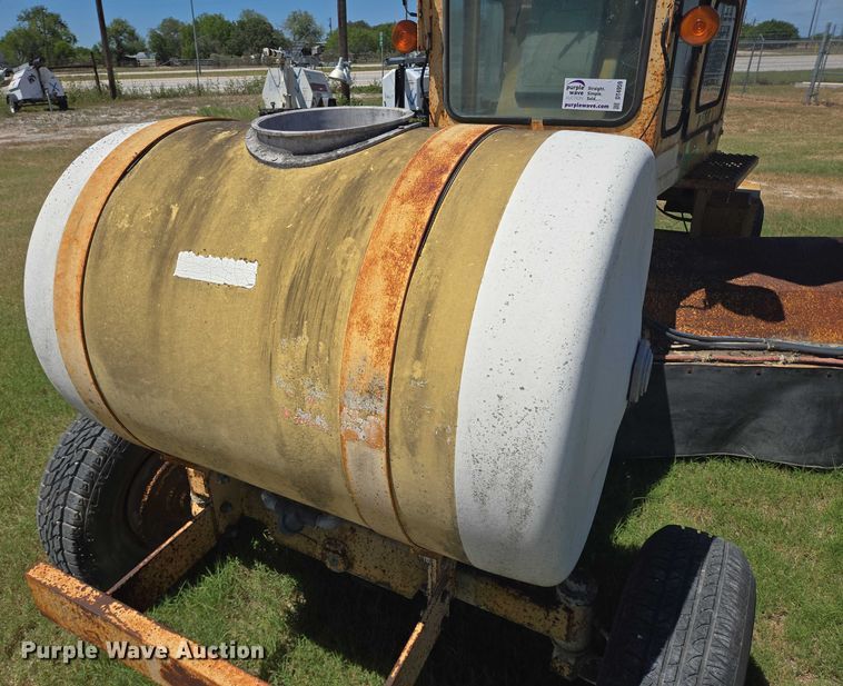 image for item DT4959 1992 Waldon Sweep Master II broom