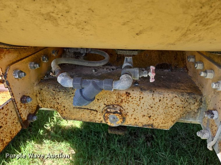 image for item DT4959 1992 Waldon Sweep Master II broom