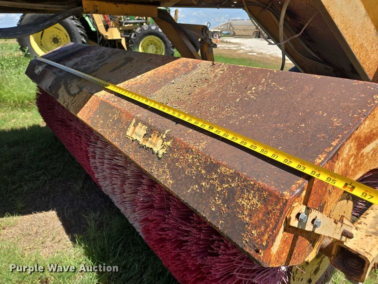 image for item DT4959 1992 Waldon Sweep Master II broom