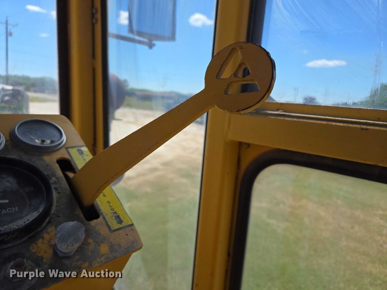 image for item DT4959 1992 Waldon Sweep Master II broom