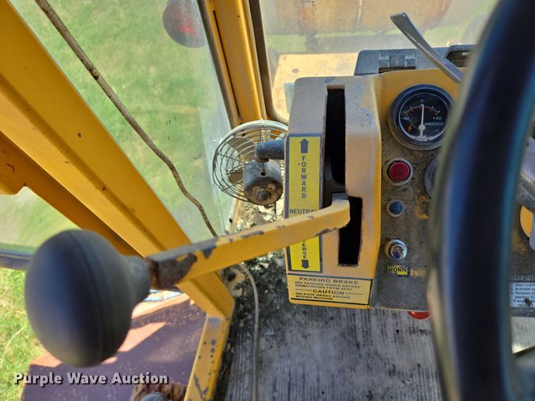 image for item DT4959 1992 Waldon Sweep Master II broom