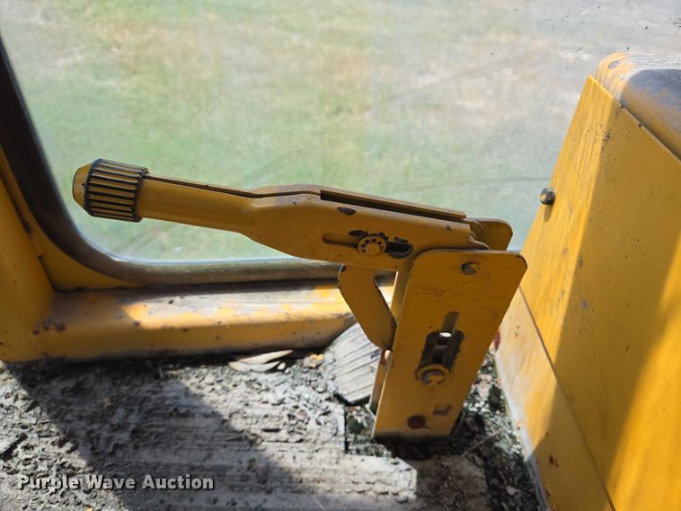 image for item DT4959 1992 Waldon Sweep Master II broom