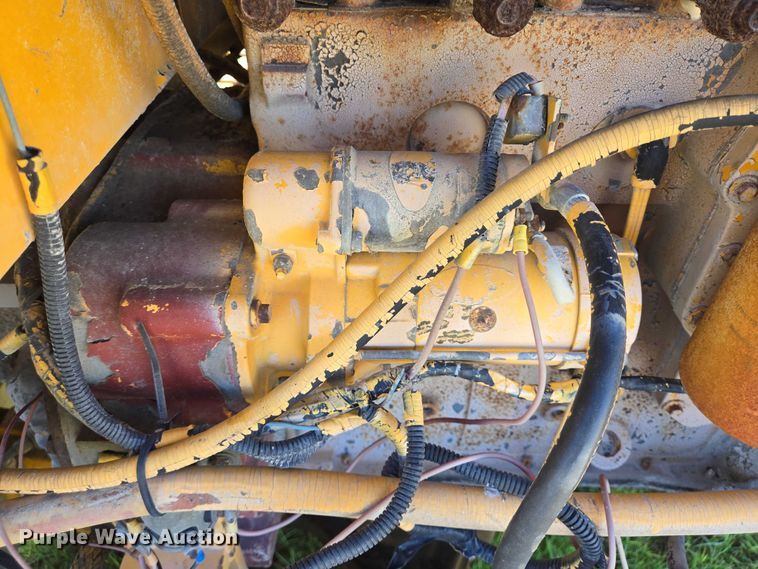 image for item DT4959 1992 Waldon Sweep Master II broom