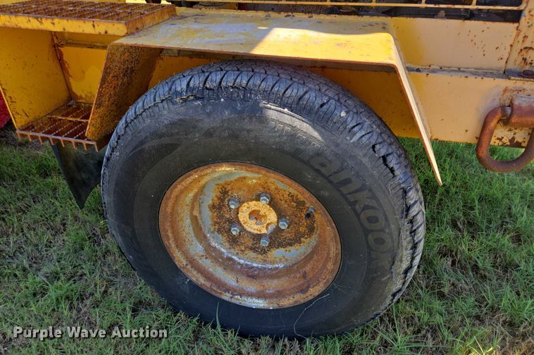 image for item DT4959 1992 Waldon Sweep Master II broom