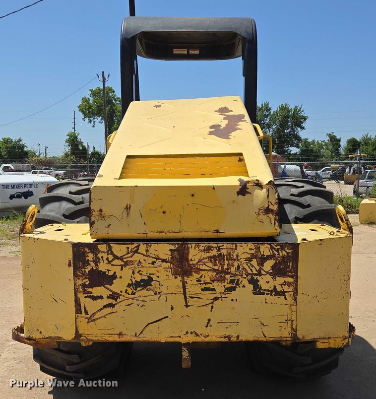 image for item DT4961 2009 Sakai SV505 single drum vibratory roller