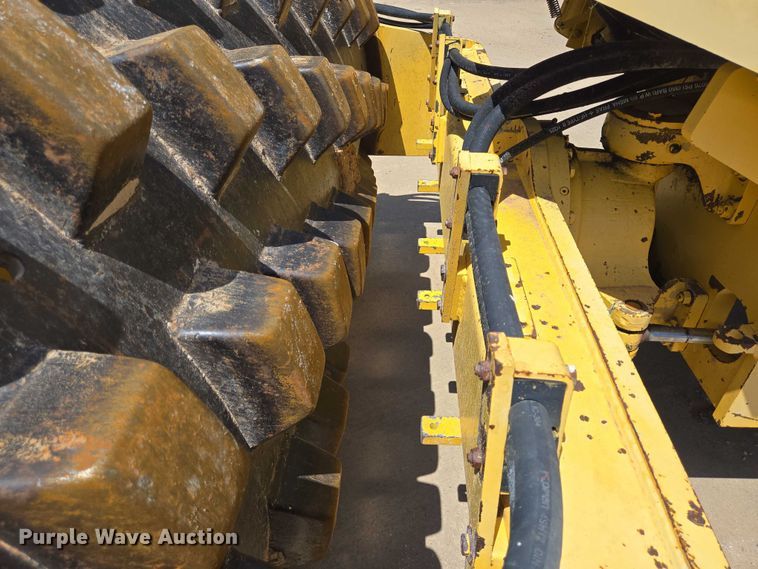 image for item DT4961 2009 Sakai SV505 single drum vibratory roller