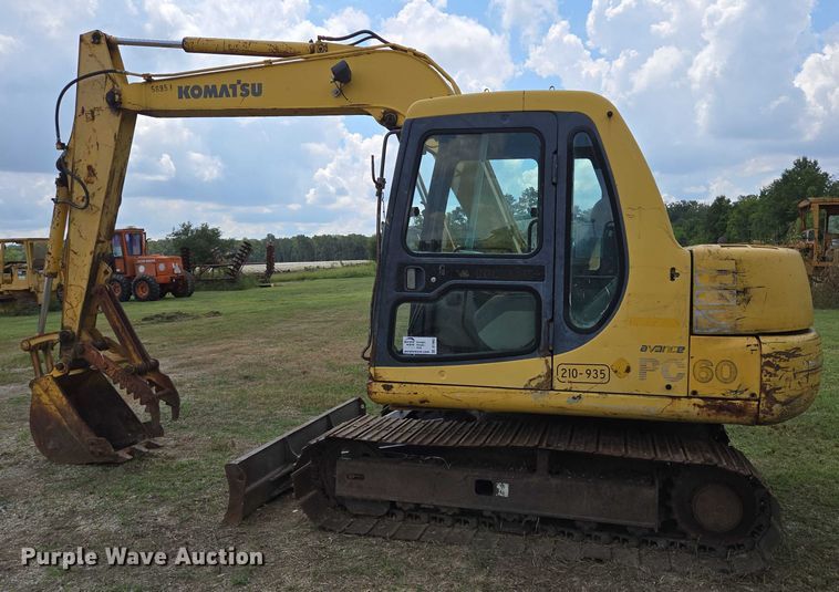 image for item DT4963 2001 Komatsu PC60-7E mini excavator