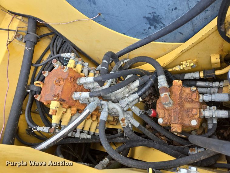 image for item DT4963 2001 Komatsu PC60-7E mini excavator