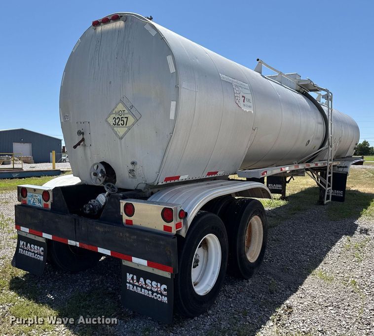 image for item DT6637 1980 Fruehauf tank trailer