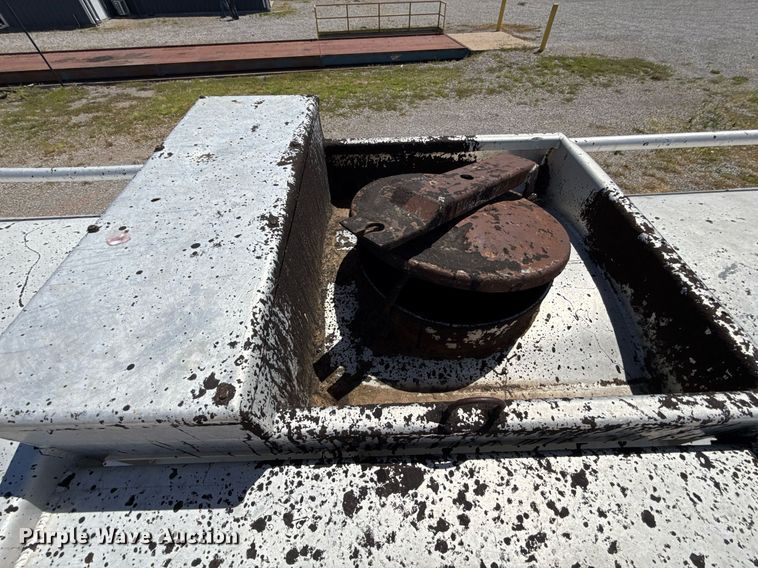 image for item DT6637 1980 Fruehauf tank trailer