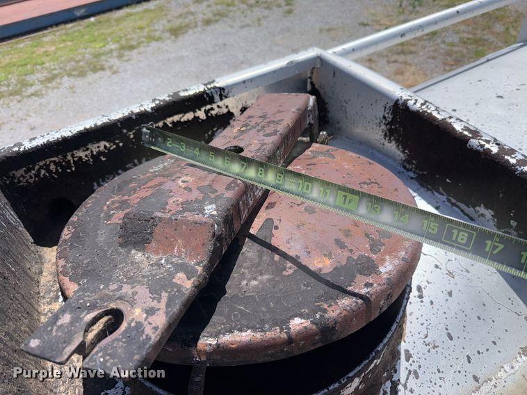 image for item DT6637 1980 Fruehauf tank trailer